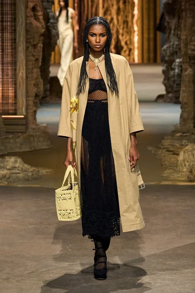 Look 46